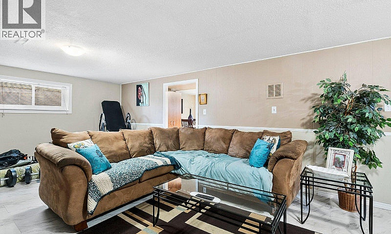 958 Stockwell Avenue...