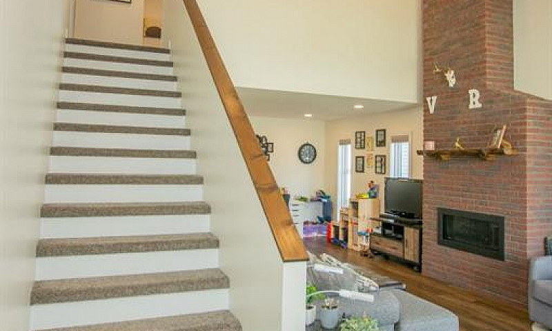 10737 150 Avenue Rur...