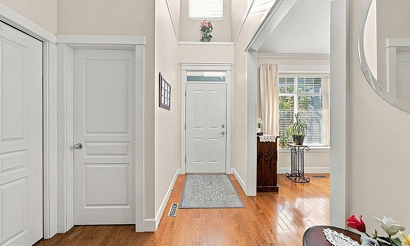 18589 67 Avenue Surr...