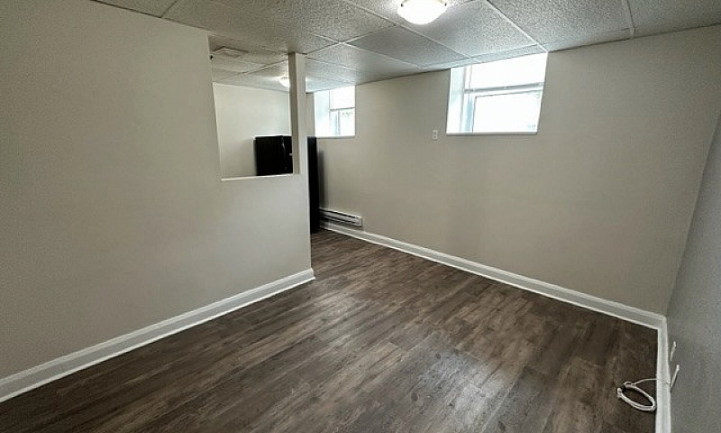 Rare Find - 3 Br Ava...