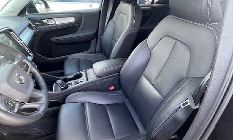 Volvo Xc 40 Black Su...