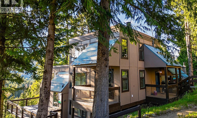 15 2400 Cavendish Wa...