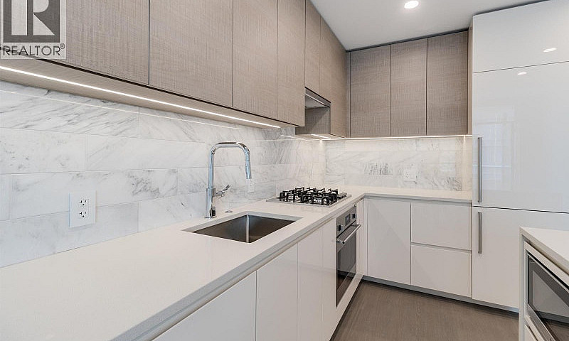 2706 2186 Gilmore Av...