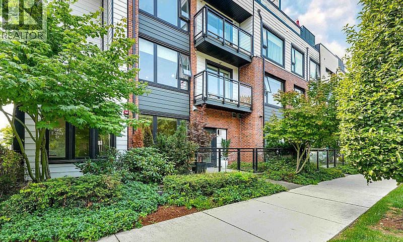 127 525 E 2Nd Street...