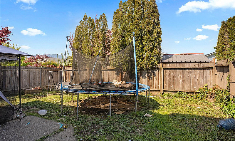 8547 Mccutcheon Ave...