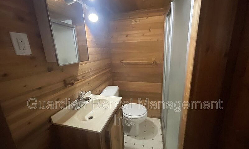 4 Bedroom, 2 Bath Ho...