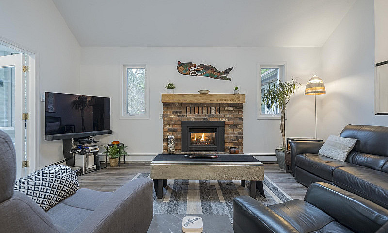20152 37 Avenue Lang...