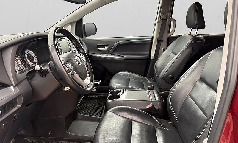 2019 Toyota Sienna S...
