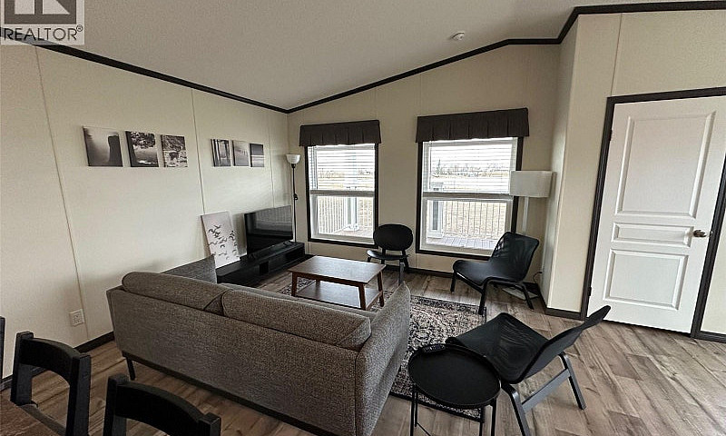 9 Lakeshore Drive Th...