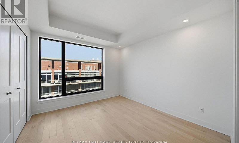 2302 - 180 George St...