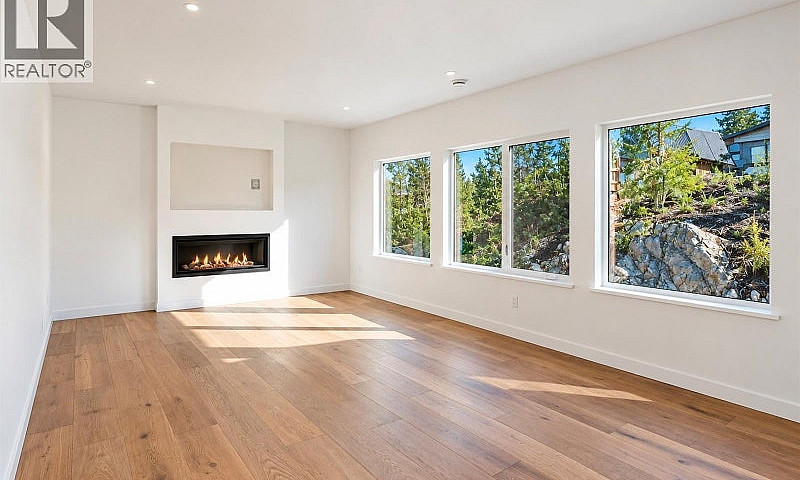 535 Gibson St Tofino...