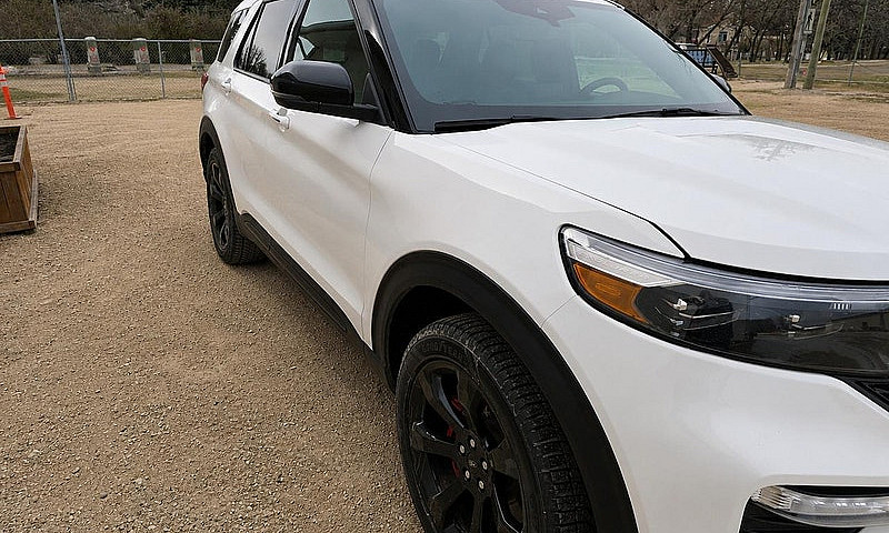 2022 Ford Explorer L...
