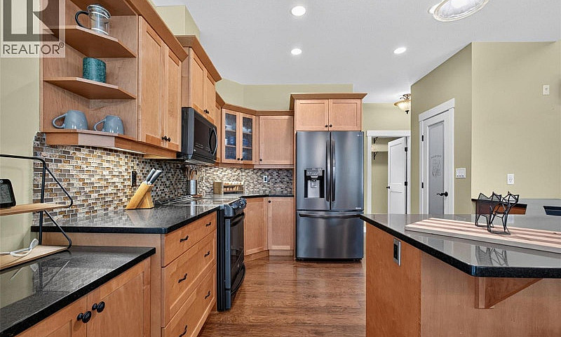 7272 Dunwaters Road ...