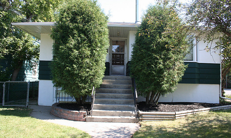 3 Beds, 1 Bath Main ...
