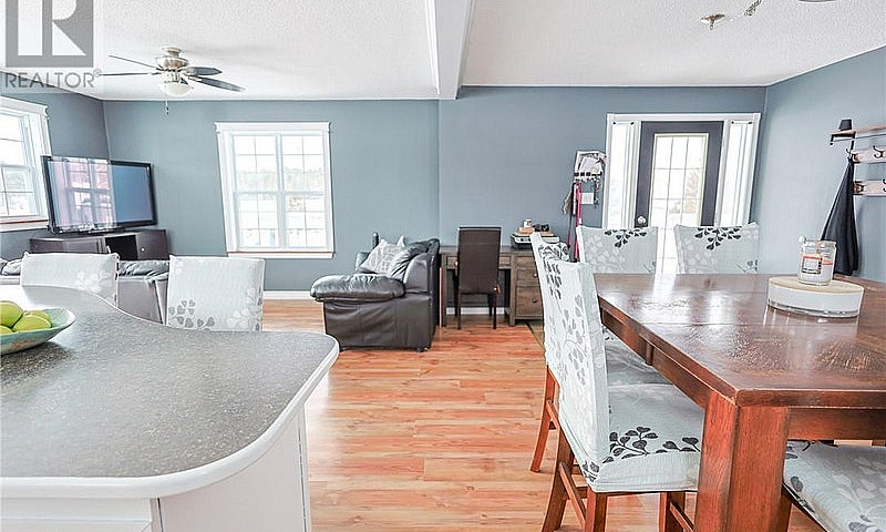 721 Piquette Road Ve...