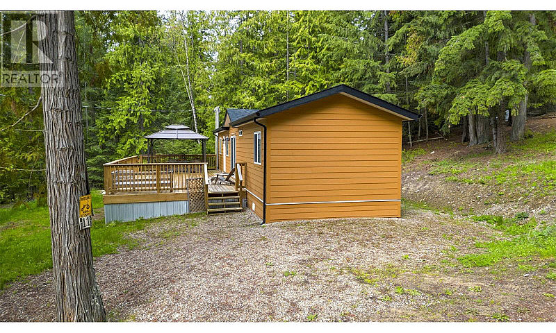 6432 Sunnybrae Canoe...