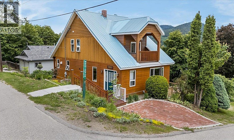 2005 Kootenay Avenue...