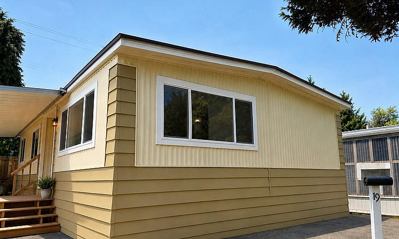 19 13650 80 Avenue S...