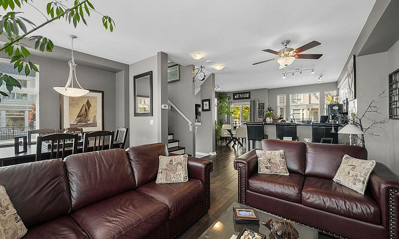 29 20120 68 Avenue L...