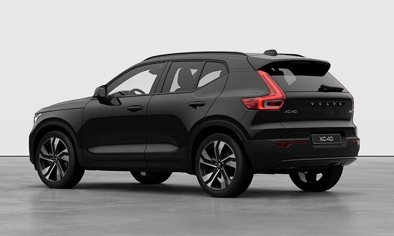 2026 Volvo Xc40...