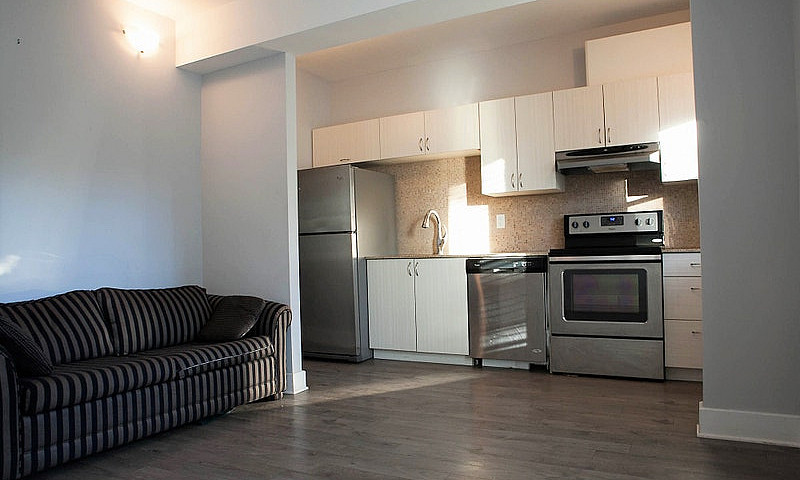 77 Blackburn - 3 Bed...