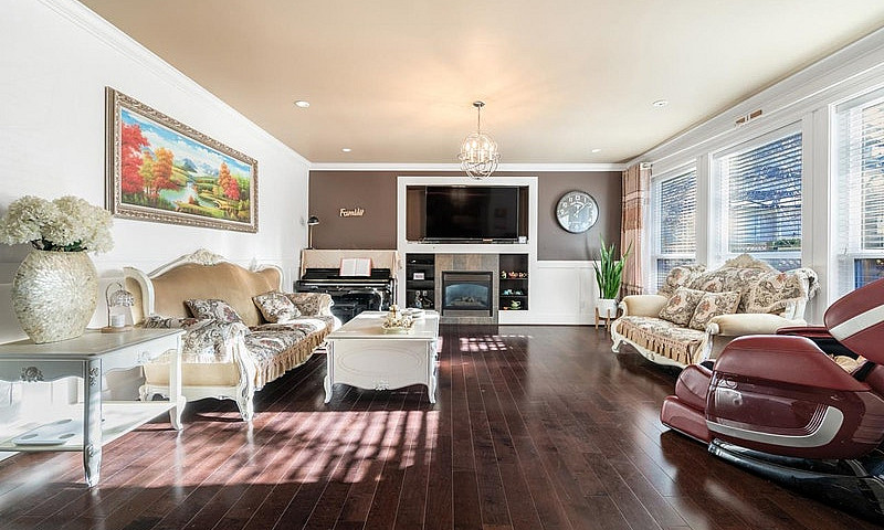 16334 25 Avenue Surr...