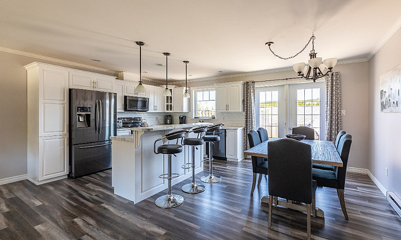 Just Listed With Apa...
