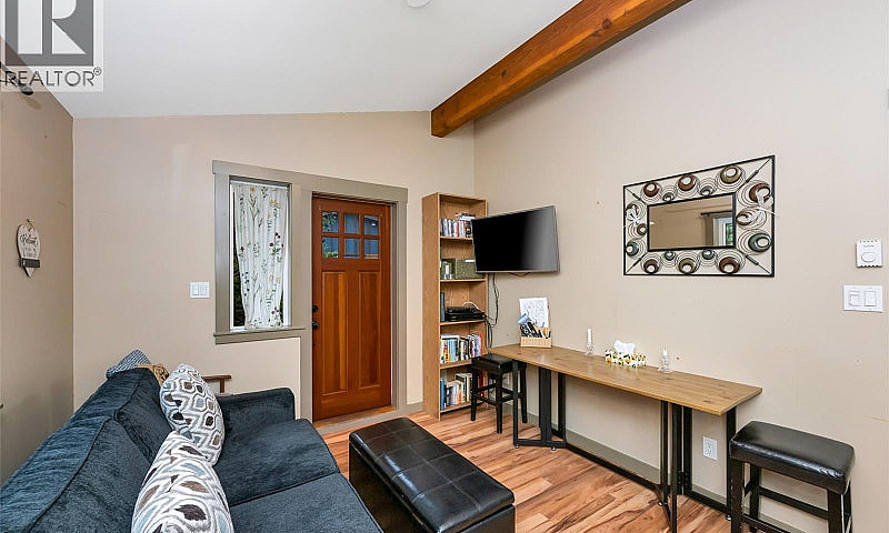 10 6574 Baird Rd Por...