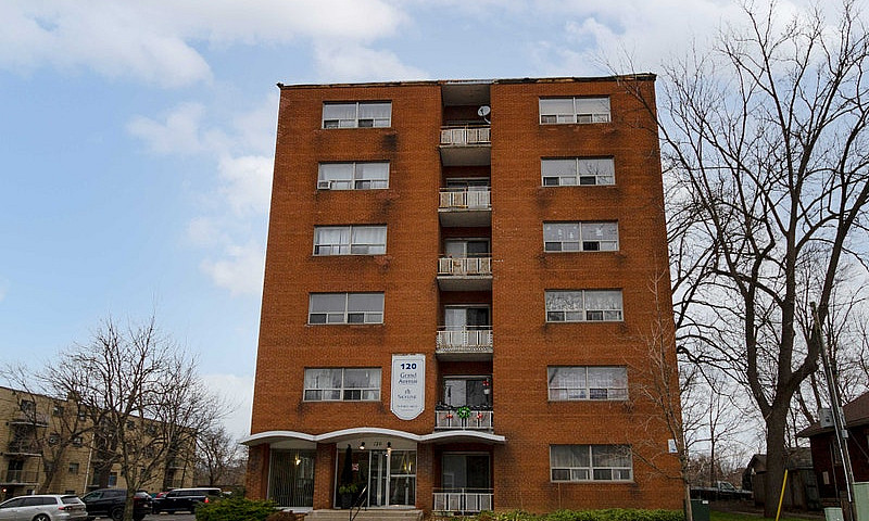 London 2 Bedroom Apa...