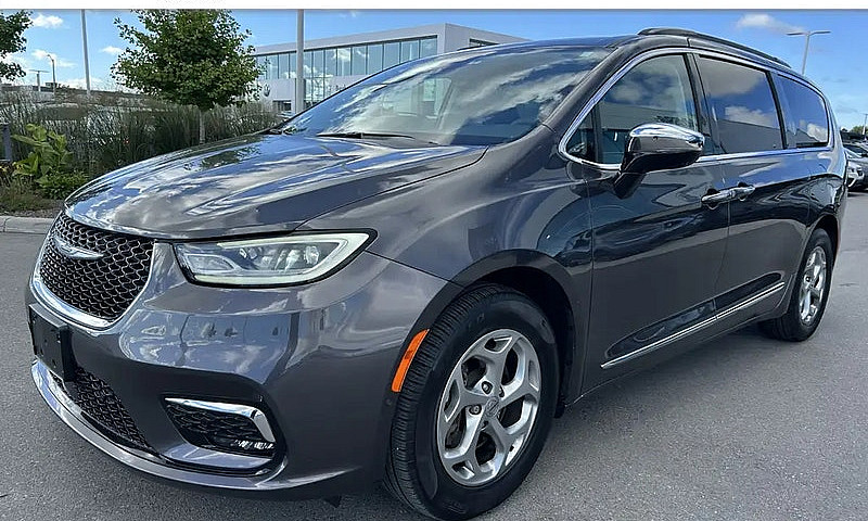 2023 Chrysler Pacifi...
