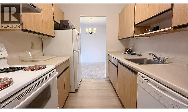 326 8411 Ackroyd Roa...