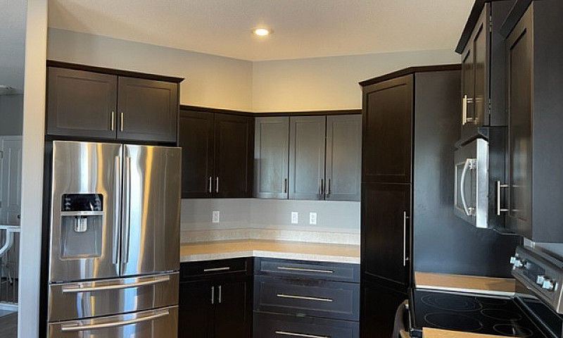 Lovely 3 Bed Home In...