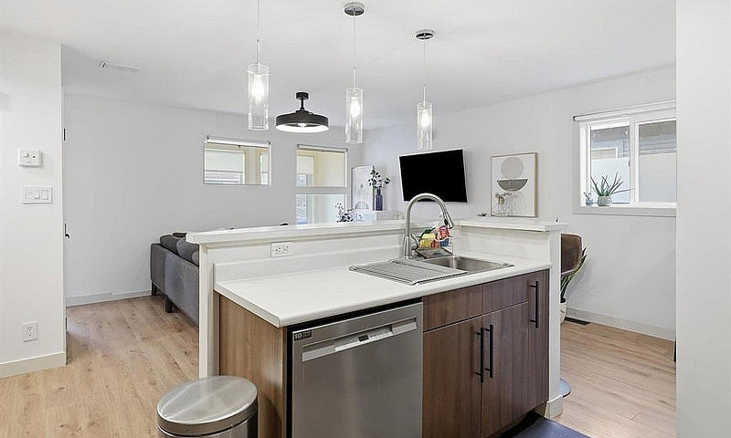 2 17 Morier Avenue W...