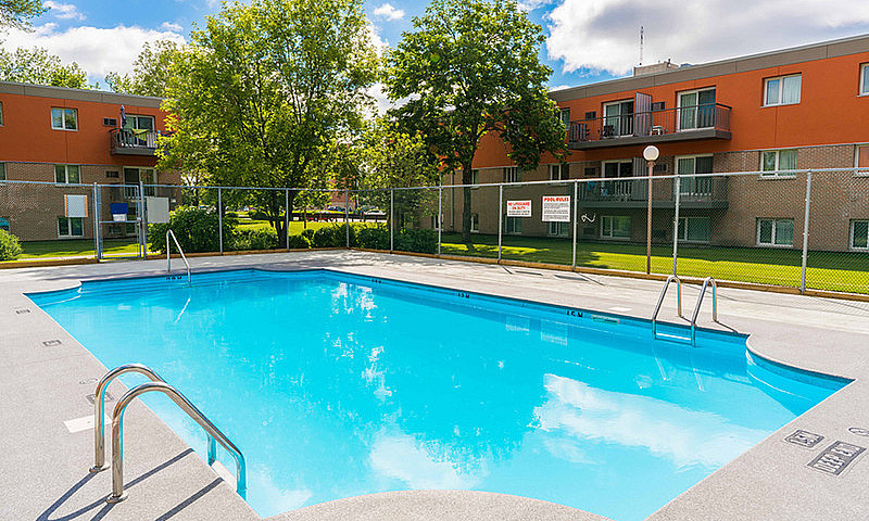 Spacious 2 Bedroom S...