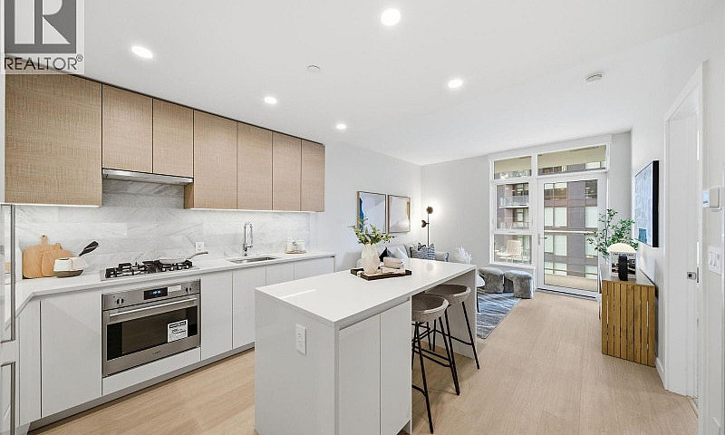1207 2186 Gilmore Av...