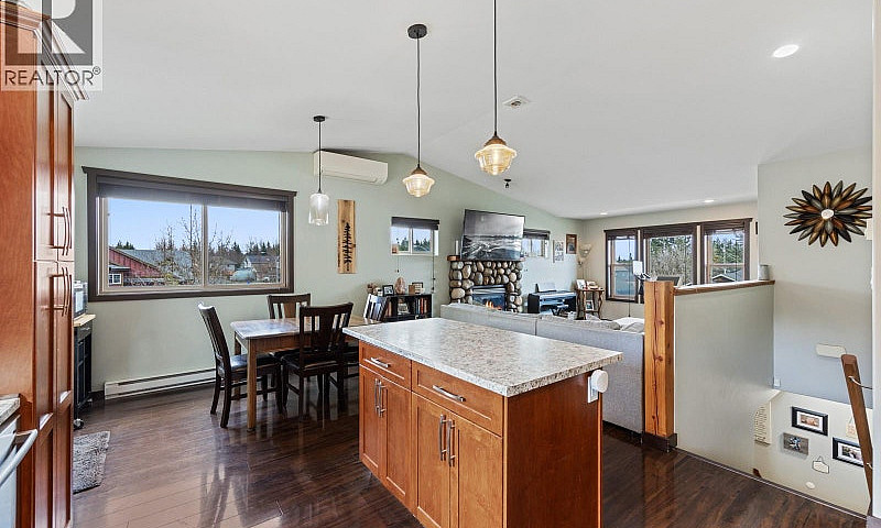 2735 Rydal Ave Cumbe...