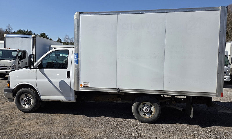 2019 Gmc Savana 12Ft...