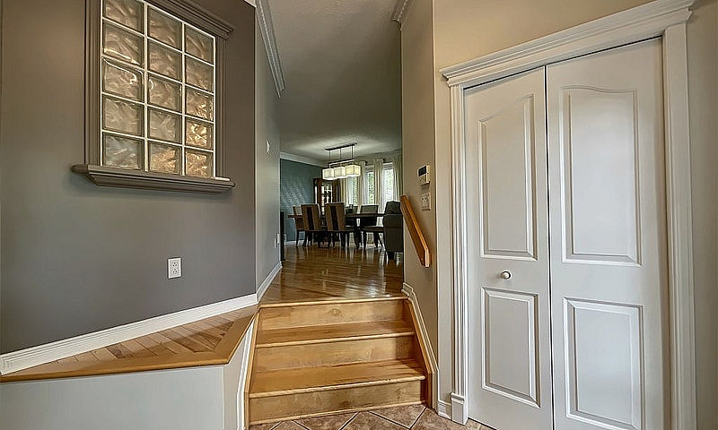 $645,000 - Bungalow ...