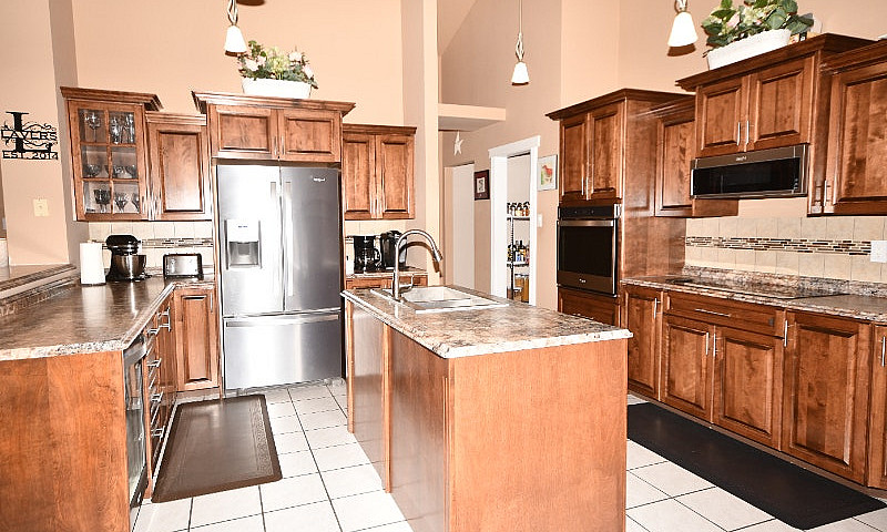 New Listing!! 128 Bo...