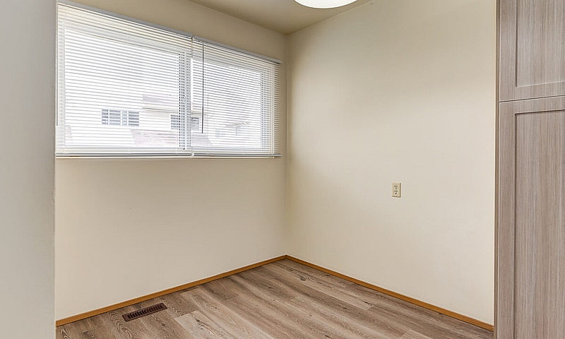 Townhomes With In Su...