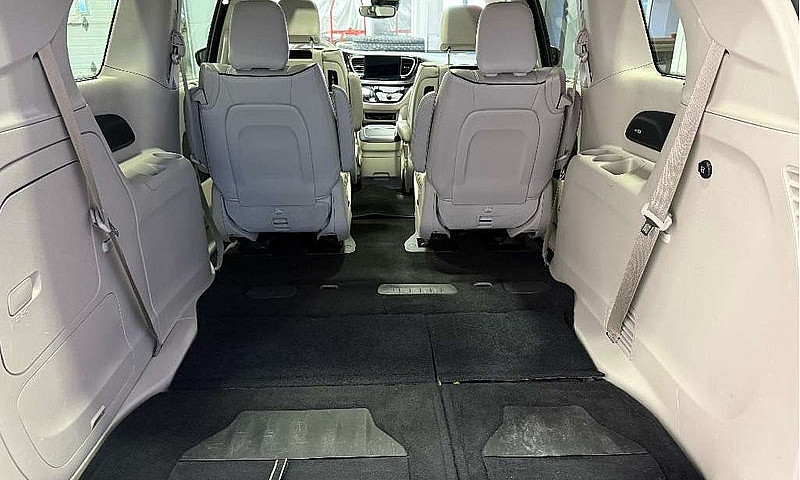2021 Chrysler Pacifi...