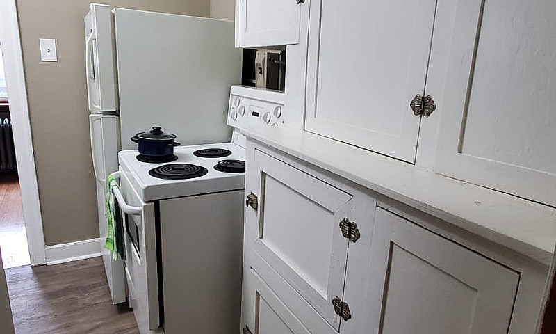 54 Young - 1 Br - Av...
