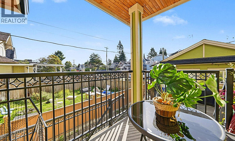 1124 E 12Th Avenue V...