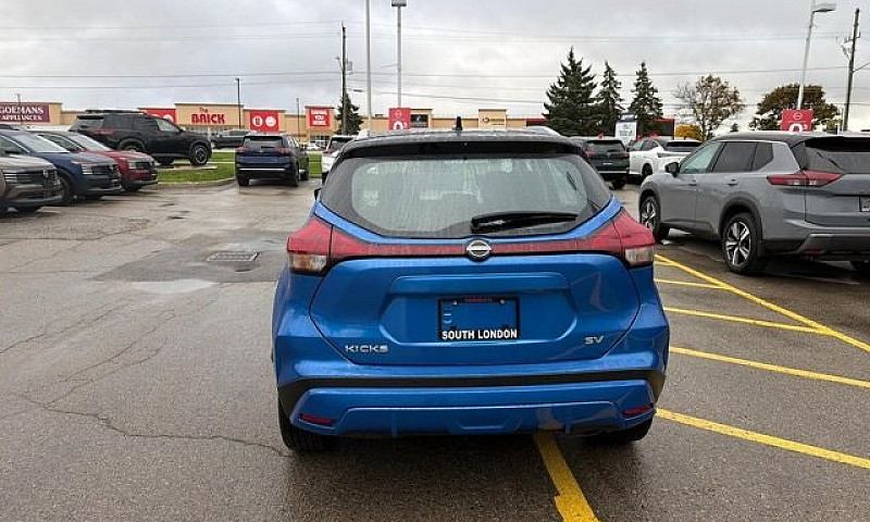 2024 Nissan Kicks Sv...