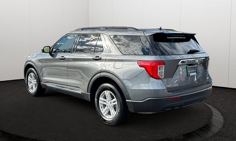 2023 Ford Explorer X...