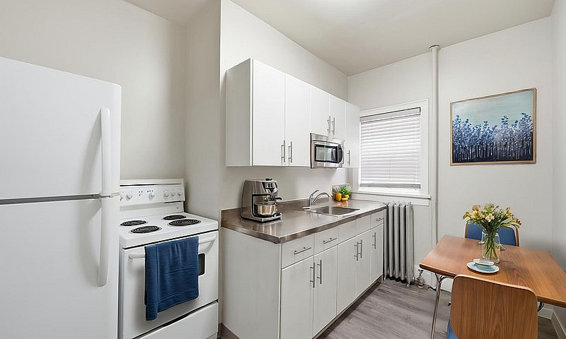 558 Sherbrook - 1 Br...