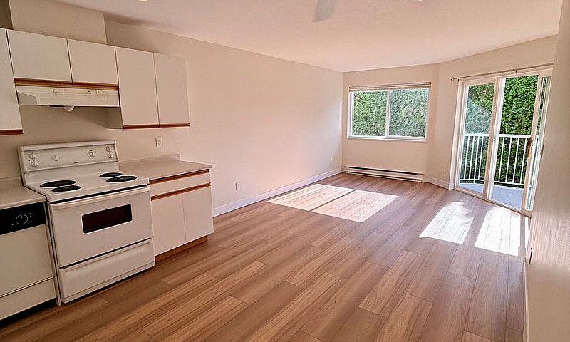 Spacious 1 Bedroom 1...