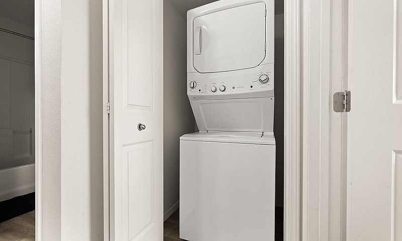 1 Bedroom, 1 Bathroo...