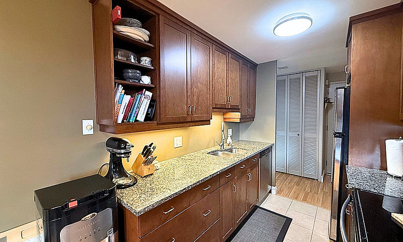 Charming 1Bdrm Condo...