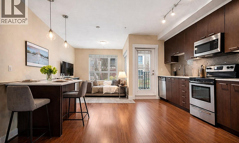 206 2473 Atkins Aven...